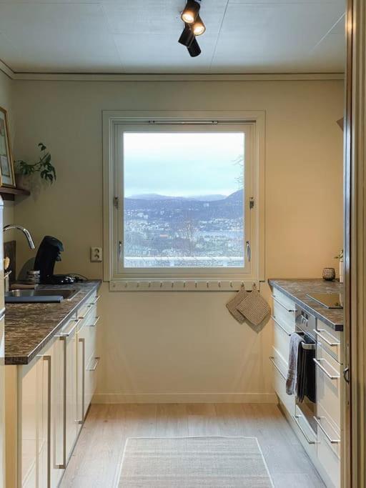 Spacious Villa With View - 5Br - Free Parking - Great Wi-Fi Bergen Exteriér fotografie