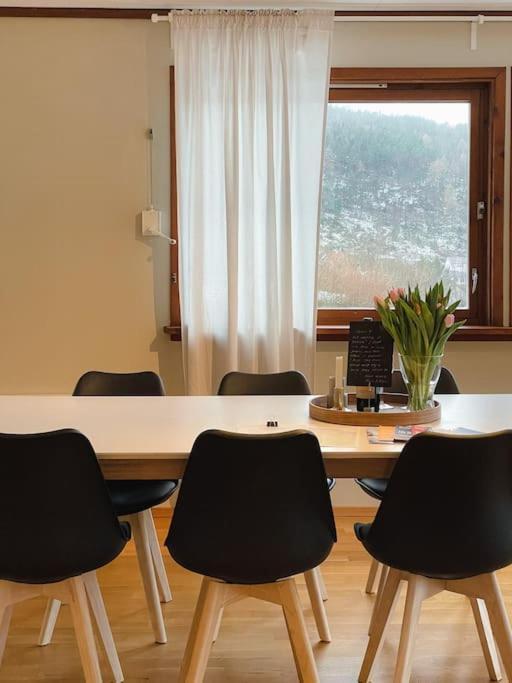 Spacious Villa With View - 5Br - Free Parking - Great Wi-Fi Bergen Exteriér fotografie